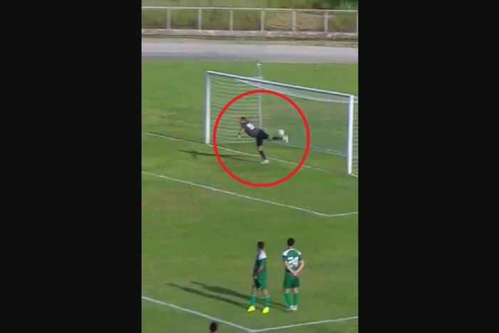Zrobił to prawie jak Higuita. Niebywała obrona [WIDEO]