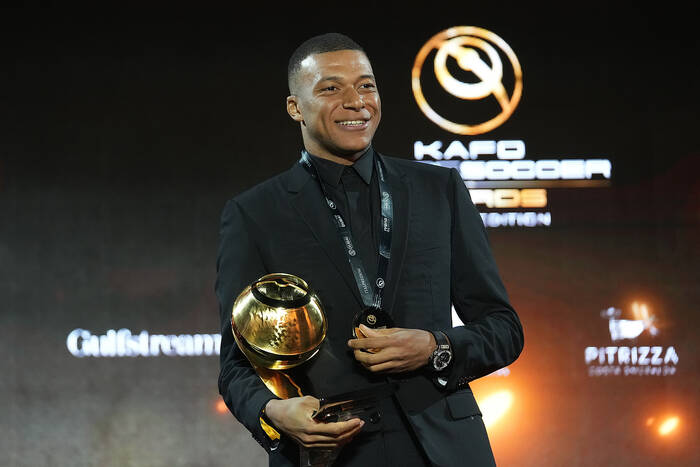 Mbappe w Realu! Padło: "Here we go"