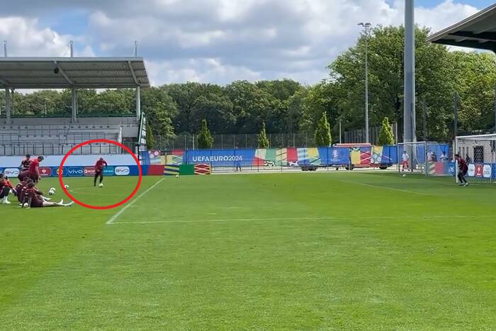 Probierz pokazał, jak strzelać. Piękny gol selekcjonera na treningu [WIDEO]