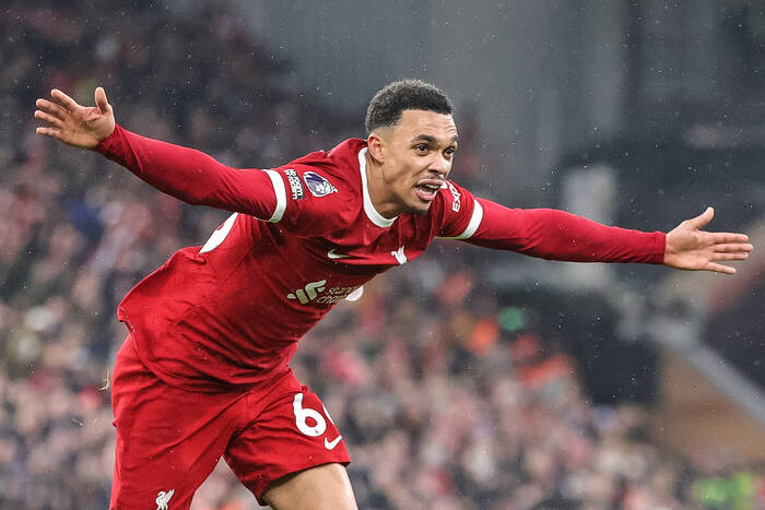 Media: Trent Alexander-Arnold chce kupić klub z Ligue 1