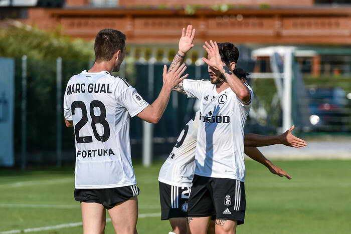 10 PLN od buka za KAŻDY rzut rożny w Legia - Zagłębie! Mocna akcja na Ekstraklasę