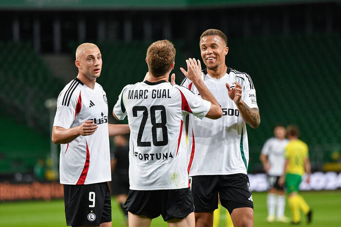 Legia zlała rywala w pucharach! Gol za golem [WIDEO]