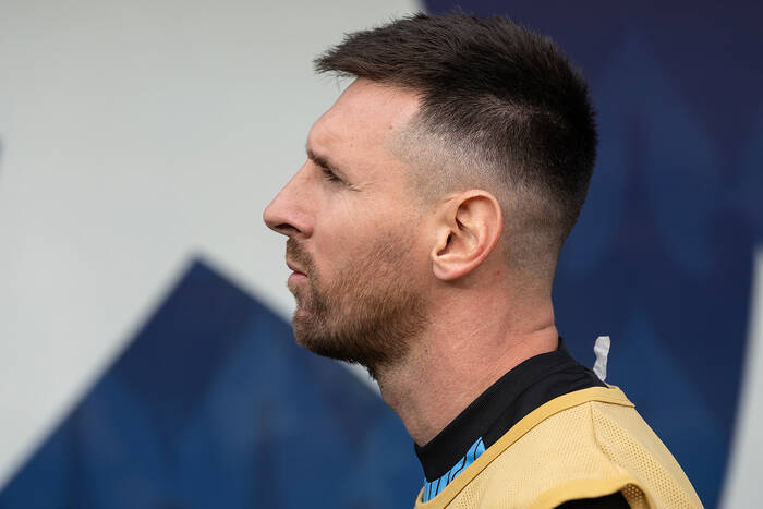 Messi zawarł pakt z sędzią. Szczegóły wyszły po latach