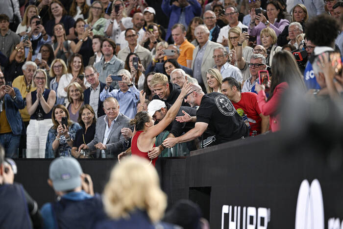 Sabalenka założyła się z trenerem. Był zmuszony to zrobić [WIDEO]