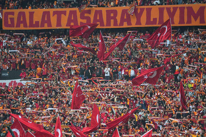 Cyrk w Galatasaray! Dyrektor sportowy odszedł w ostatnim dniu okienka