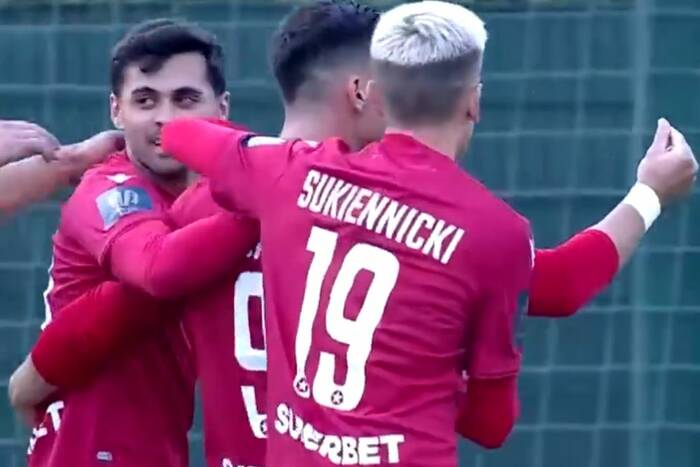 Wisła uratowała się przed blamażem! Wielkie problemy z trzecioligowcem, gol w 89. minucie [WIDEO]