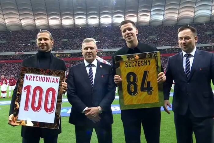 Krychowiak i Szczęsny pożegnali się z kadrą. Wzruszające chwile na Narodowym [WIDEO]