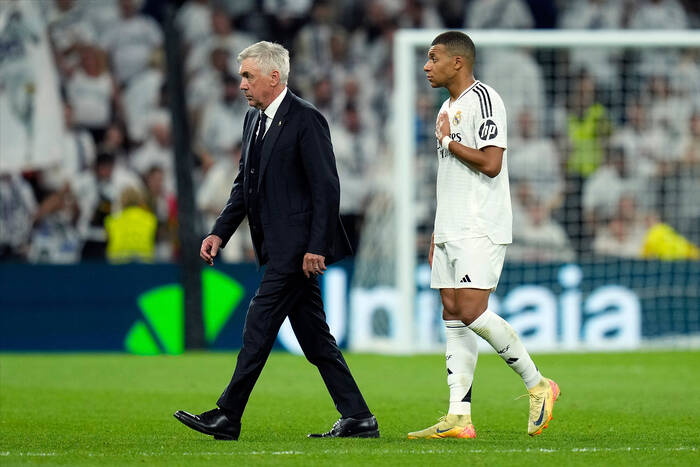 Mbappe ma być jak Benzema. Ancelotti wyjaśnił, co każe mu robić na boisku