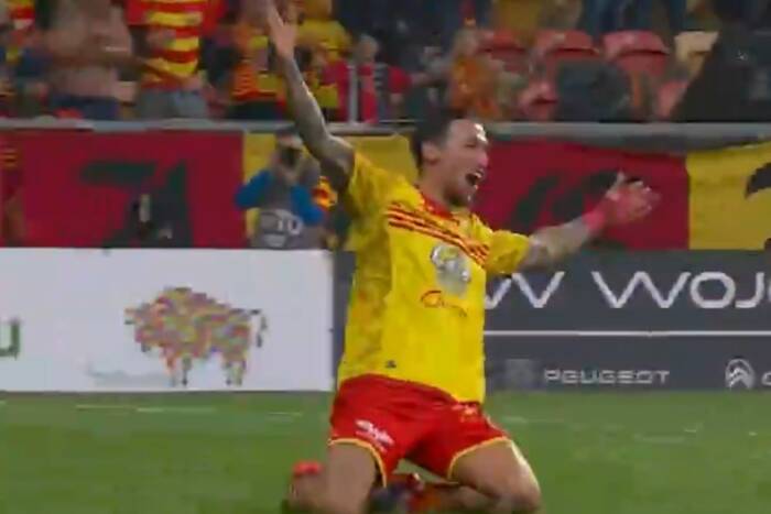 Cudowny gol Czurlinowa pogrążył Koronę. Jagiellonia wiceliderem! [WIDEO]