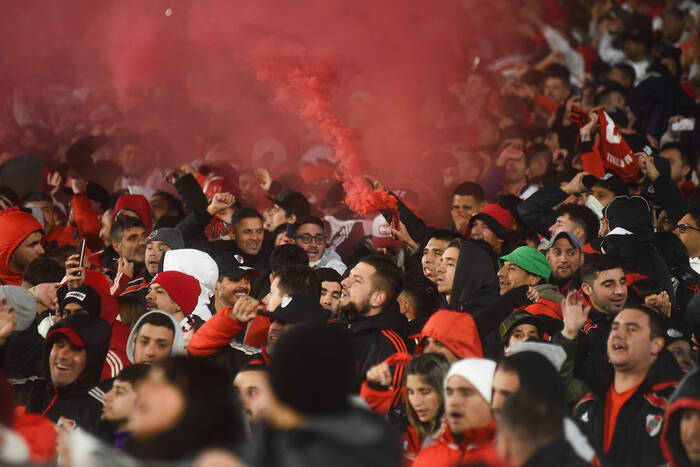 Niewiarygodne sceny na meczu River Plate! To się nie mieści w głowie [WIDEO]