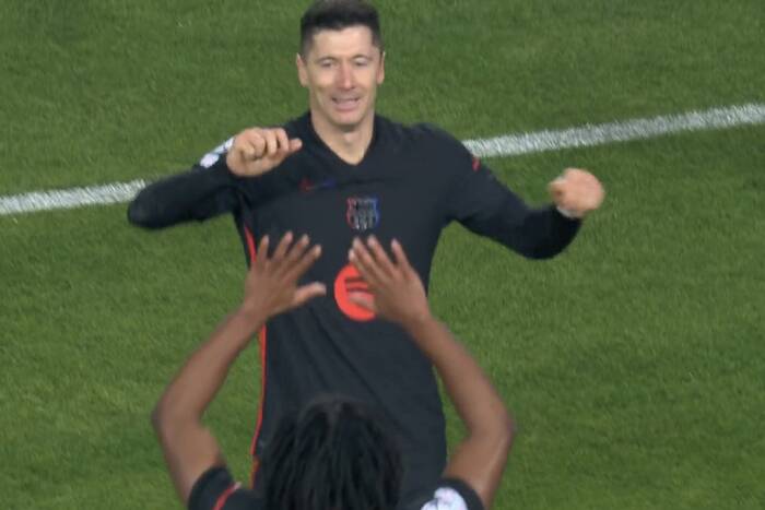 Lewandowski na ratunek! Dublet w Lidze Mistrzów! [WIDEO]