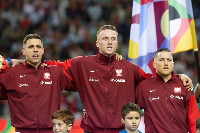 "Wyglądaliśmy jak kulawi. Bułka? Dziki". Były reprezentant wrzucił kadrę na grilla