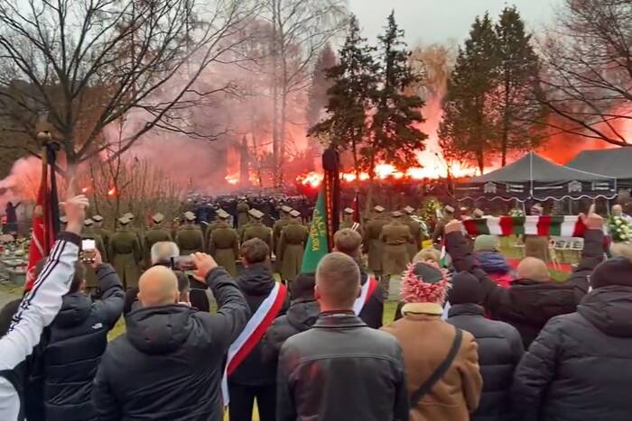 Wzruszające pożegnanie Brychczego. Piękna oprawa kibiców Legii [WIDEO]