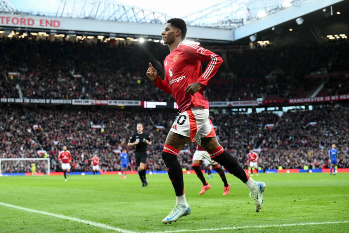 Tam może wylądować Rashford. Zaskakujący kierunek