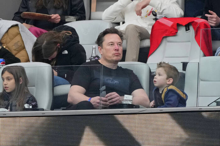 Elon Musk chce kupić piłkarskiego giganta. Jest potwierdzenie