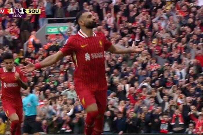 Liverpool coraz bliżej mistrzostwa! Salah znowu postrzelał [WIDEO]