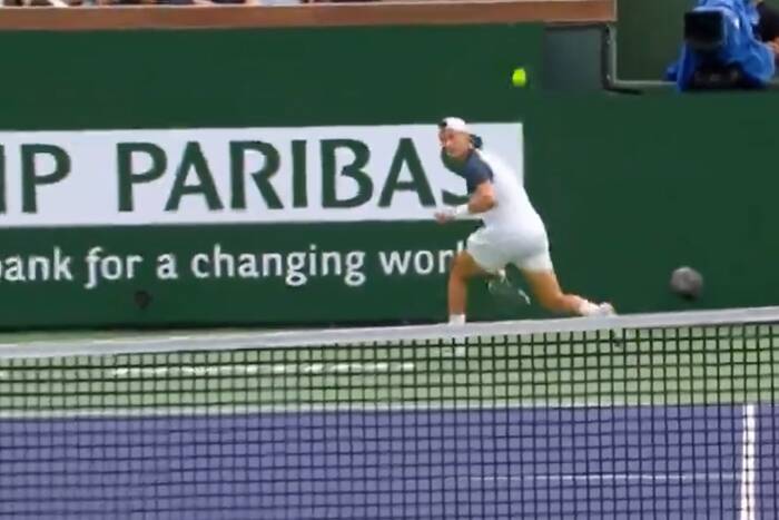 Magiczna akcja na Indian Wells! Można oglądać bez końca [WIDEO]