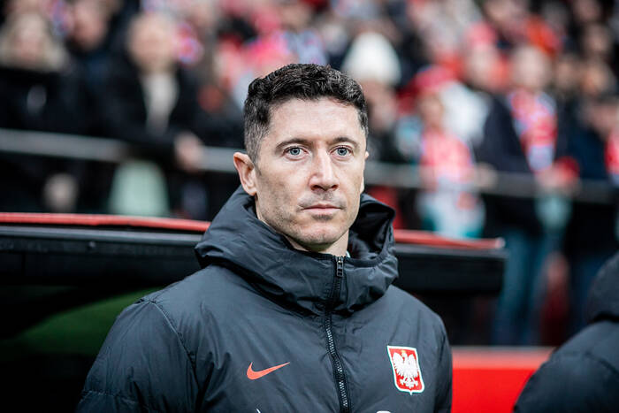 "Nie mogłem kopać prawą nogą". Lewandowski wyjaśnił, co z jego zdrowiem