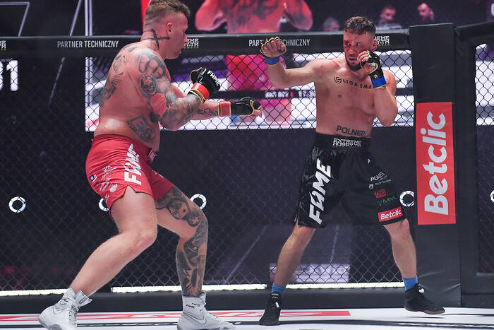 "Dla mnie to kolejna wygrana". Freak-fighter zszokował po przegranej walce "Dla mnie to kolejna wygrana". Freak-fighter zszokował po przegranej walce