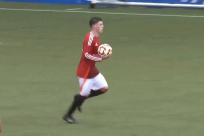 Syn Rooneya idzie w ślady ojca. Już strzela dla Man United [WIDEO]