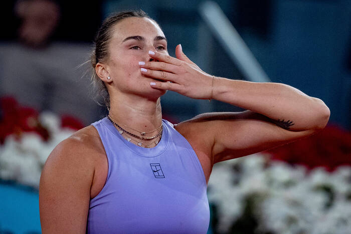 Sabalenka uratowała Świątek. Niesamowity finał w Madrycie [WIDEO]