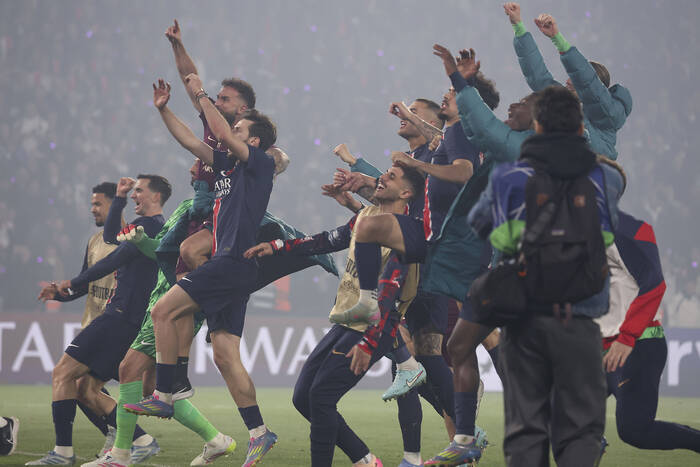 Gwiazdy sportu oglądały półfinał LM. Oto, kto zasiadł na trybunach [ZDJĘCIE]
