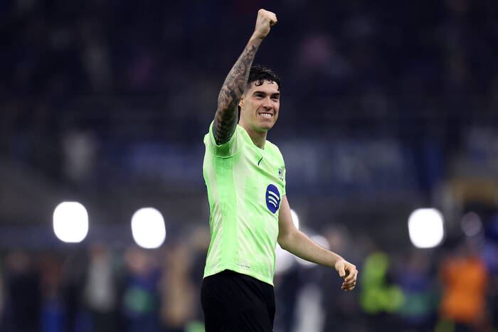 Gwiazda nie trafi do Barcelony. Już pozowała w jej koszulce
