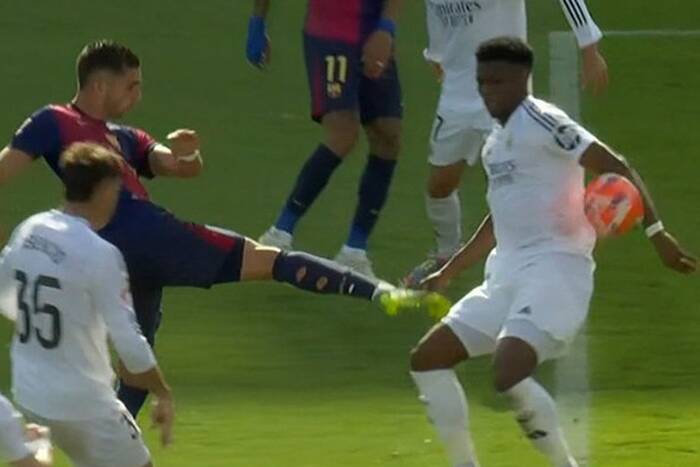 Wielka kontrowersja w El Clasico! Tchouameni w roli głównej [WIDEO]