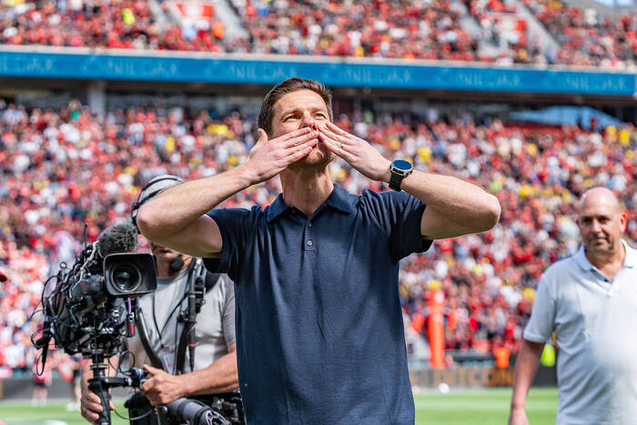 Xabi Alonso pożegnał się z kibicami. Piękne sceny w Leverkusen [WIDEO]