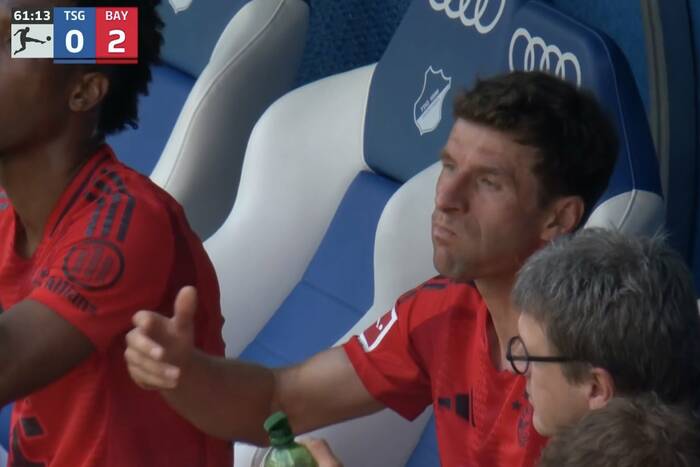 Mueller pożegnał się z Bundesligą. Demolka Bayernu na koniec sezonu [WIDEO]
