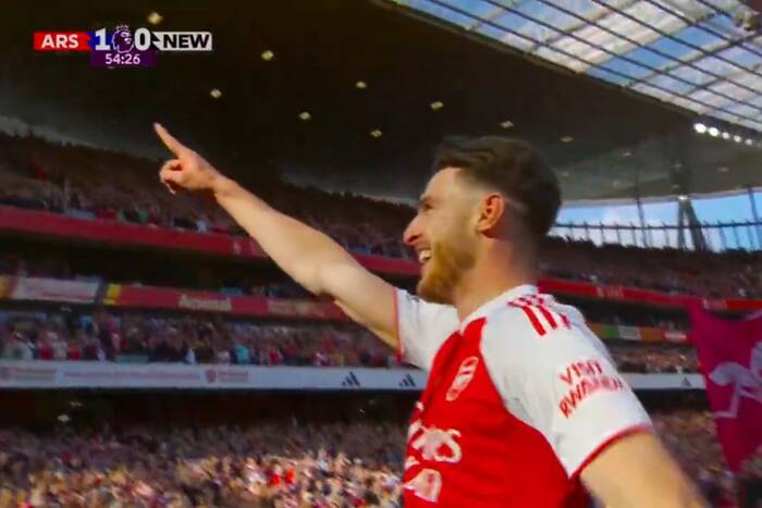 Cudowny gol Rice'a, wybitny Raya! Arsenal idzie po wicemistrzostwo [WIDEO]