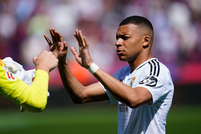 Mbappe odjechał Lewandowskiemu. Polak potrzebuje cudu