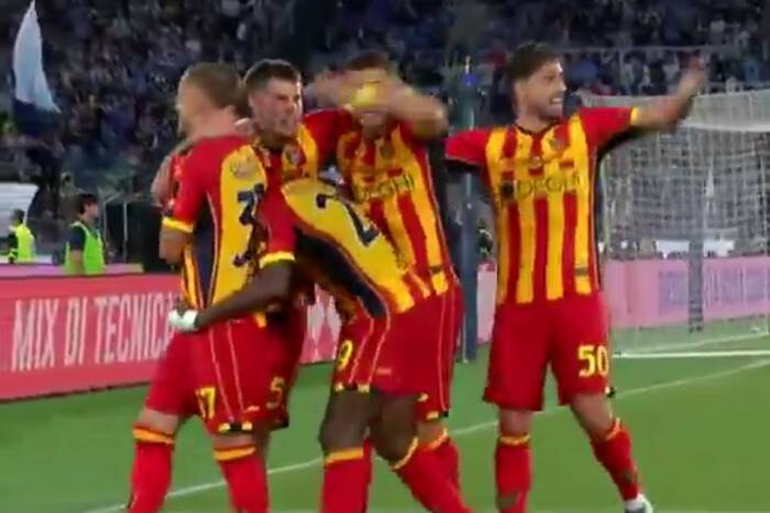 Wywalczyli utrzymanie i zabrali Lazio puchary. Niebywały finisz [WIDEO]