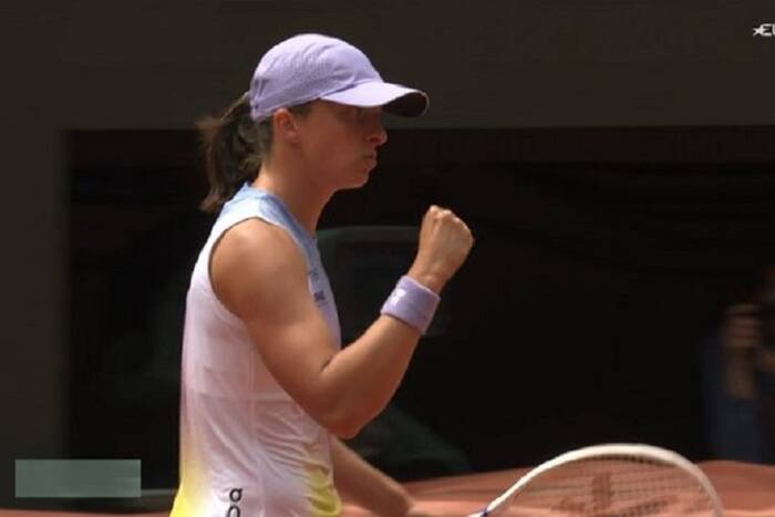 Było gorąco i nagle taki powrót. Świątek pokazała klasę na Roland Garros Było gorąco i nagle taki powrót. Świątek pokazała klasę na Roland Garros