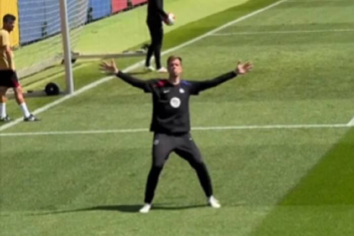 Szczęsny w roli snajpera. Tak strzelał na treningu FC Barcelony [WIDEO]
