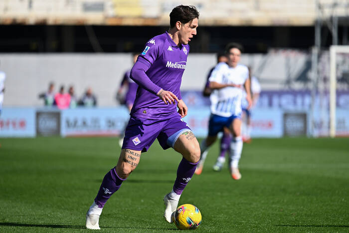 Pijany zostawił "śmierdzącą pamiątkę" w szatni. Ciąg dalszy skandalu z gwiazdą Serie A
