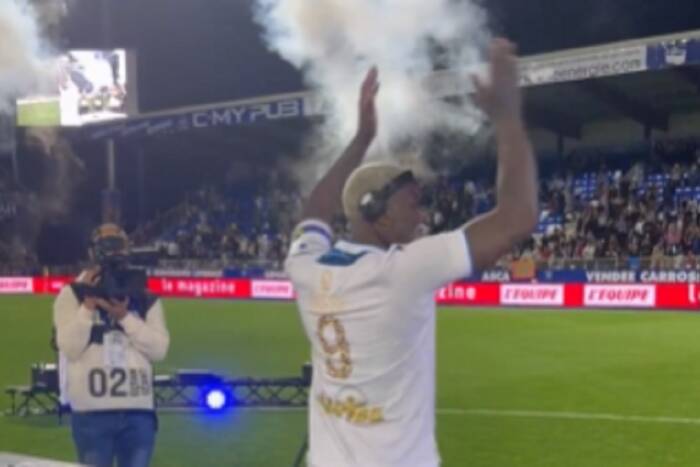 Legenda skradła show. Wszystko na oczach Drogby i Henry’ego [WIDEO]