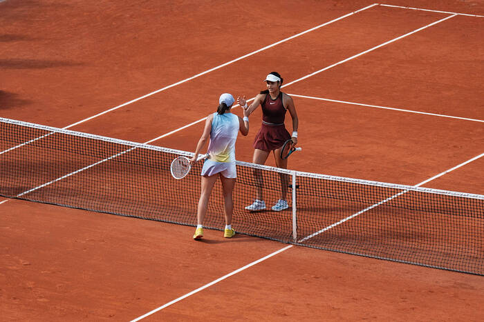 To nie żart! 350 zł za wygranego SETA Świątek z Sabalenką w półfinale Roland Garros