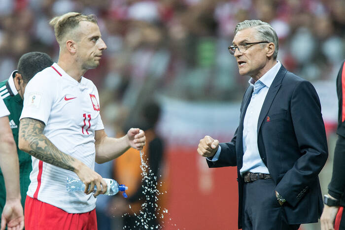 “Czułem się ważniejszy niż Błaszczykowski”. Grosicki wspomina kadrę Nawałki “Czułem się ważniejszy niż Błaszczykowski”. Grosicki wspomina kadrę Nawałki