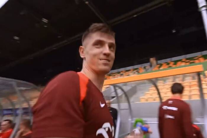 Piątek zmienił klub. W ten sposób się o tym dowiedział [WIDEO]