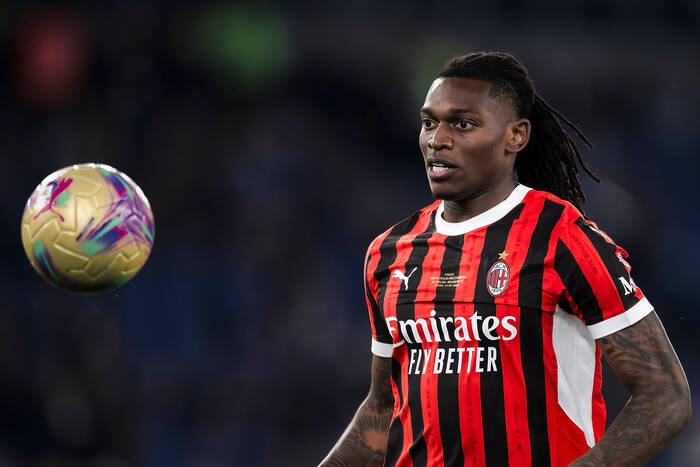 Sensacyjna wymiana za Leao?! Milan i Barcelona mogą zaskoczyć
