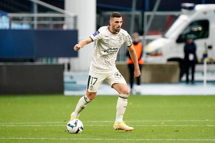 Kluby z Ekstraklasy się nie zatrzymują. Rozegrał 80 meczów w Ligue1, wylądował w Polsce