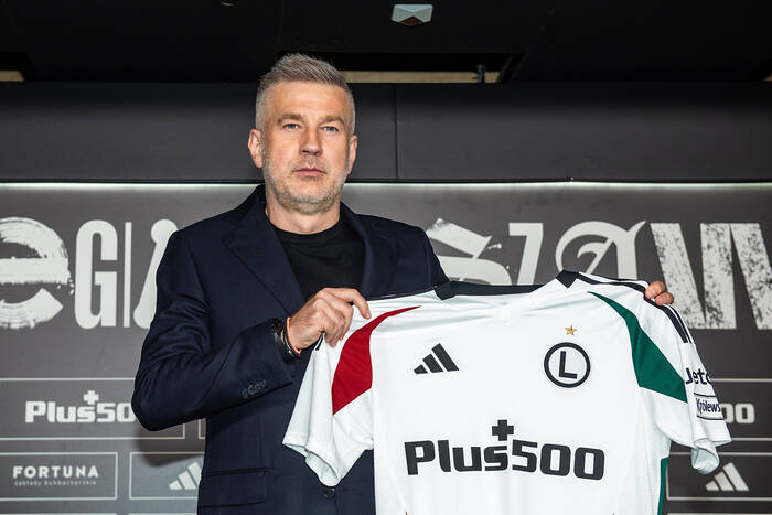 O to Legia Warszawa ma grać w przyszłym sezonie. Kontrakt trenera mówi wszystko