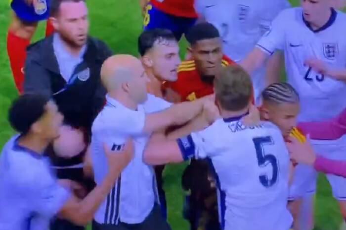 Zadyma na EURO U-21. Do akcji wkroczyła legenda [WIDEO]