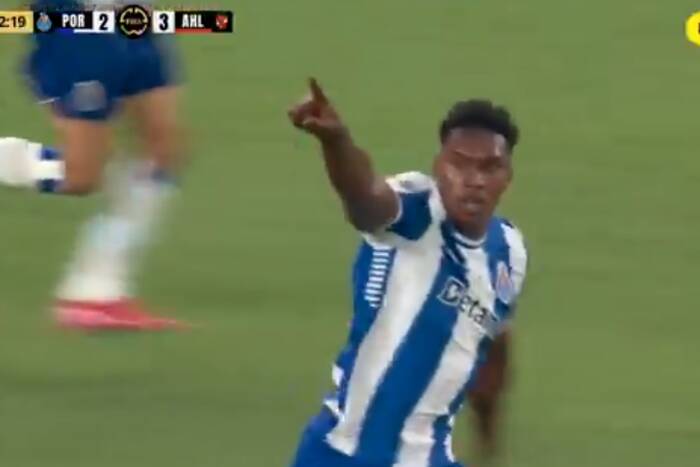 Piłkarze Porto i Al-Ahly odpięli wrotki. Kanonada na KMŚ [WIDEO]