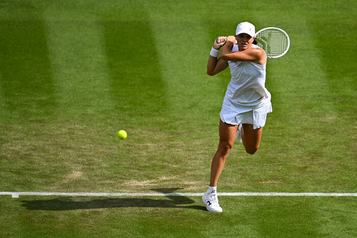 Legenda wierzy w sukces Świątek na Wimbledonie. "Coś jest na rzeczy"