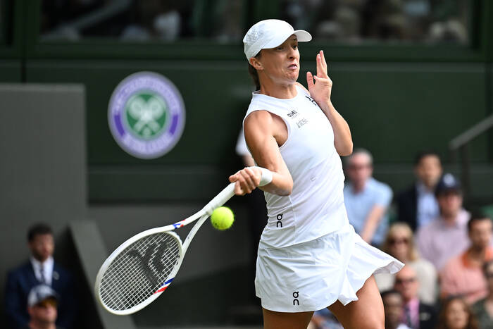 Życiowy wynik Świątek! Idzie jak burza, jest w ćwierćfinale Wimbledonu! [WIDEO]