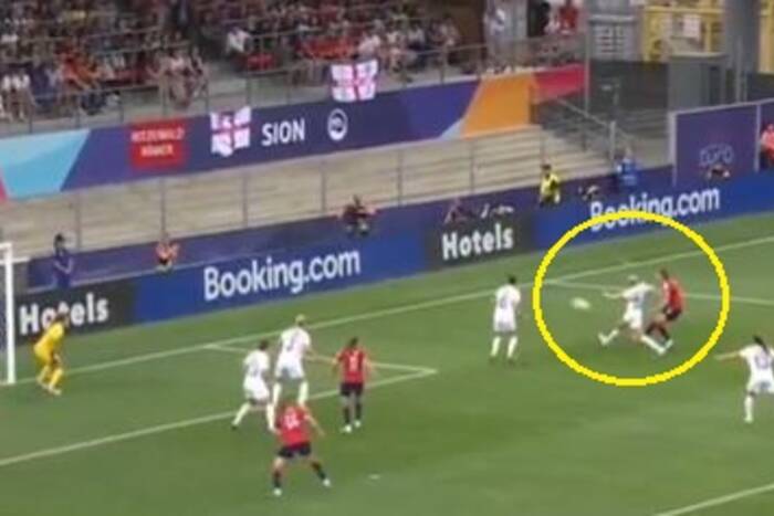 Niebywały gol na EURO kobiet. Centrostrzał rodem z Ekstraklasy [WIDEO]