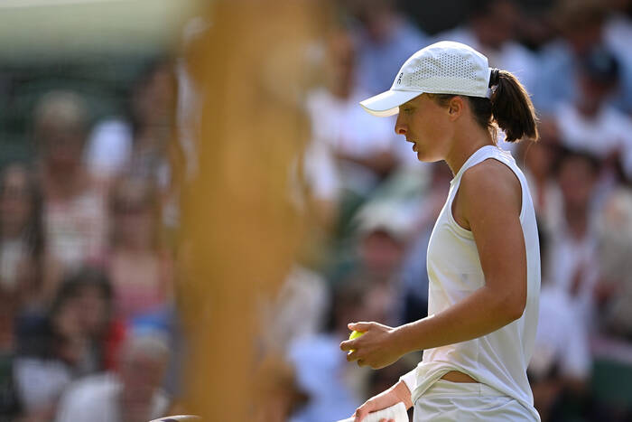 Koszmarny start Świątek na Wimbledonie! "Tenisowy kryminał"