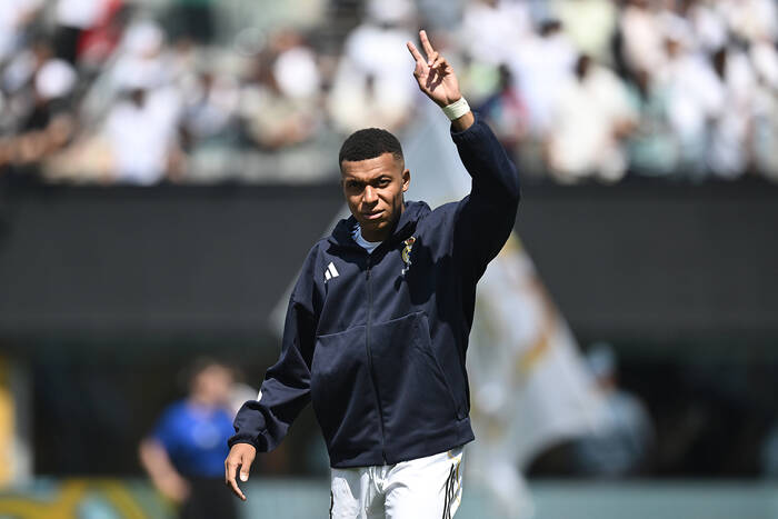 "Nokaut" Mbappe. Zdjęcia obiegły świat [ZDJĘCIE]